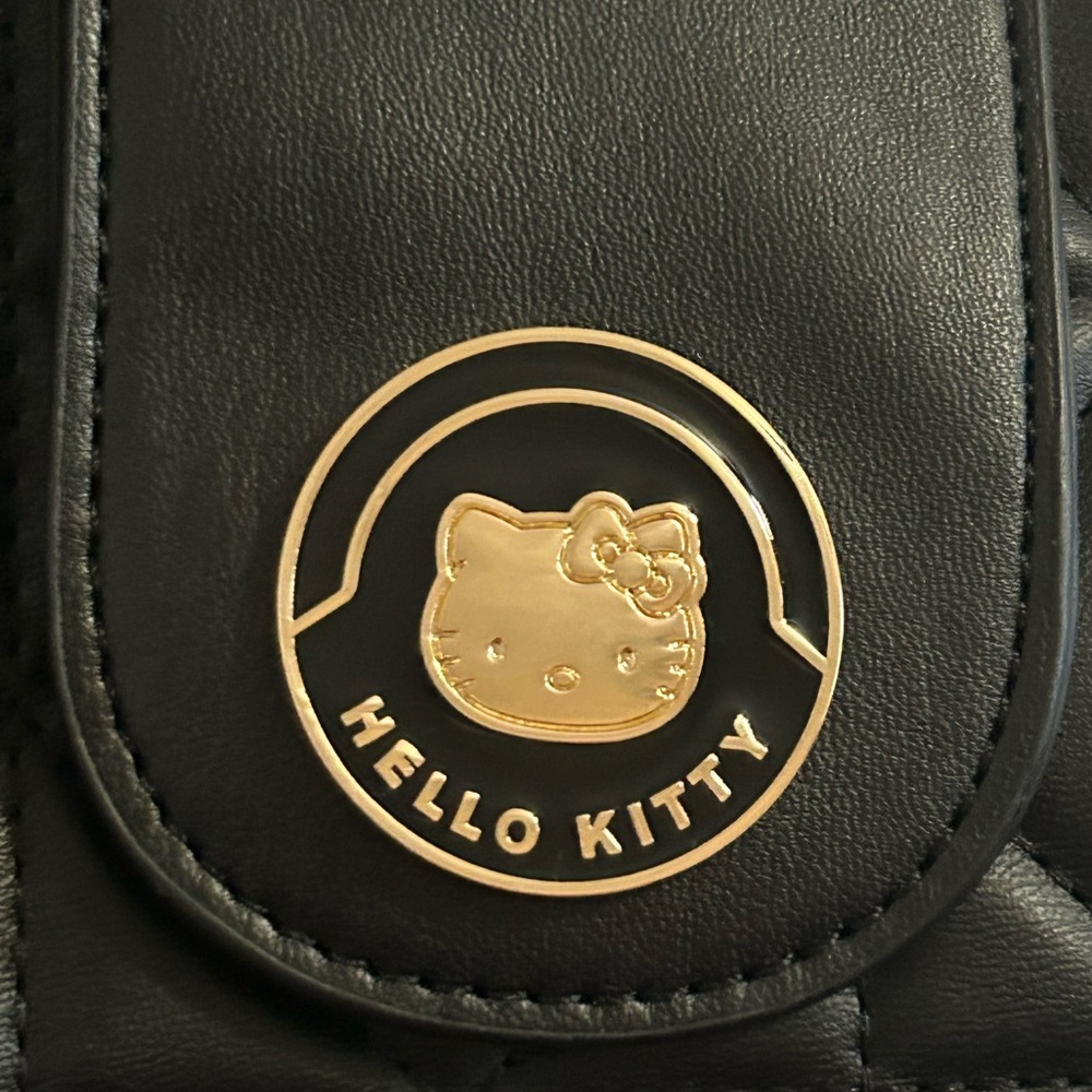 Hello Kitty Purse - Picture 2 of 4
